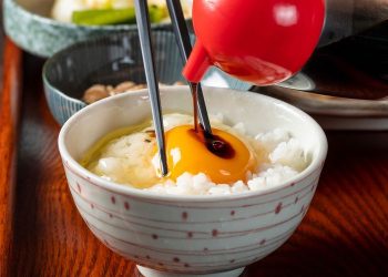 4 Fakta Kenapa Orang Jepang Suka Sarapan Dengan Telur Mentah