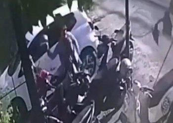 Pencurian Helm di Depan Kampus Politekpar Bali Terekam CCTV, Polisi Belum Terima Laporan