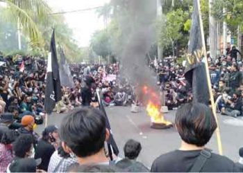 Demo Di Denpasar Berlangsung Ricuh, Kalpoda Bali Sebutkan Demo Ini Digerakkan Oleh Pihak Lain.