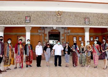 Promosikan Destinasi Wisata Beleleng, Bupati Beleleng Memperkenalkan Objek Wisata Kepada PPWI