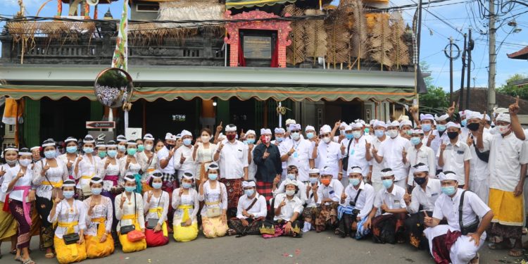 Hadiri Karya Di Pura Ulun, I Komang Gede Sanjaya Ingatkan Tetap Prokes