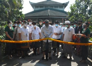 Sambut Re-Opening Monkey Forest, Wagub Minta Tetap Terapkan Prokes