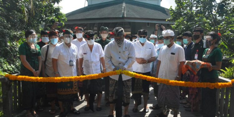 Sambut Re-Opening Monkey Forest, Wagub Minta Tetap Terapkan Prokes