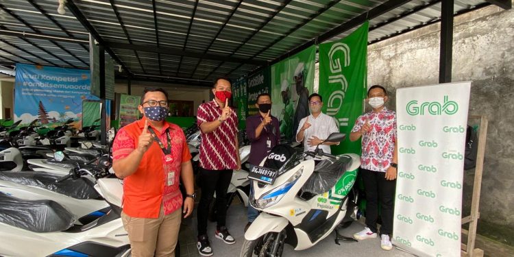 Ramah Lingkungan, Astra Motor Bali Keluarkan “Honda PCX EV”