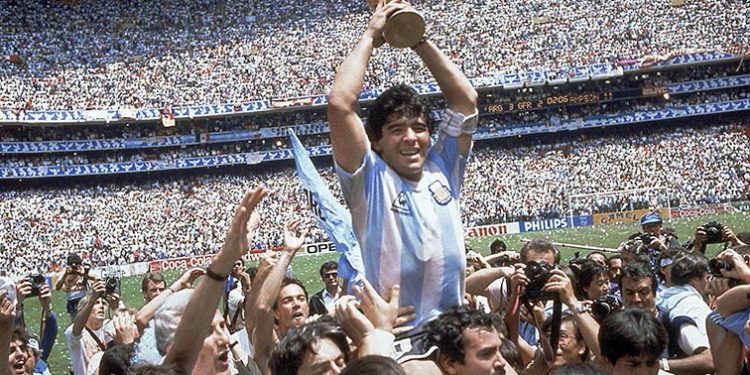 Kabar Duka, Persepak Bola Diego Maradona Berpulang