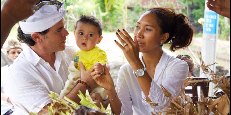 Lahir Senin Umanis Bala, Jalani Hidup Dengan Fasilitas Mewah Di Umur Dini