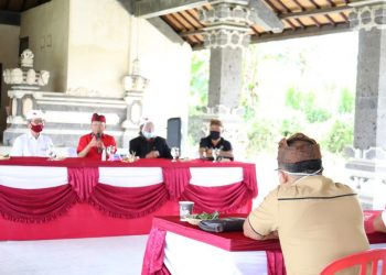 Gubernur Koster Hibahkan 10 Are Tanah Pemprov Bali ke MDA Kecamatan Selat