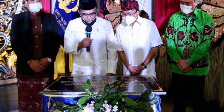 Sanggupi Permintaan Gubernur Bali,Menteri Agama RI Revisi Buku Agama Hindu Bermuat Ajaran Sampradaya.