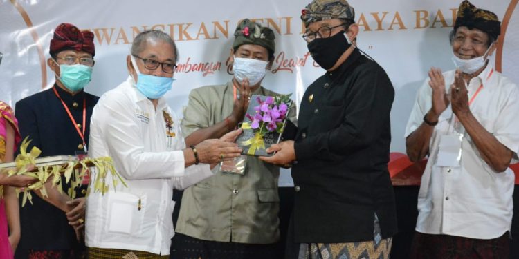 Wagub Bali Cok Ace Hadiri Reuni Agung Tamatan Kokar Bali