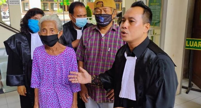 Di Dakwa Palsukan Silsilah, Nenek Buta Warna Di Putus Bebas