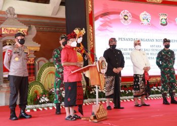 Gubernur Bali Menandatangani Nota Kesepakatan Bersama Pelaksanaan Sipandu Beradat