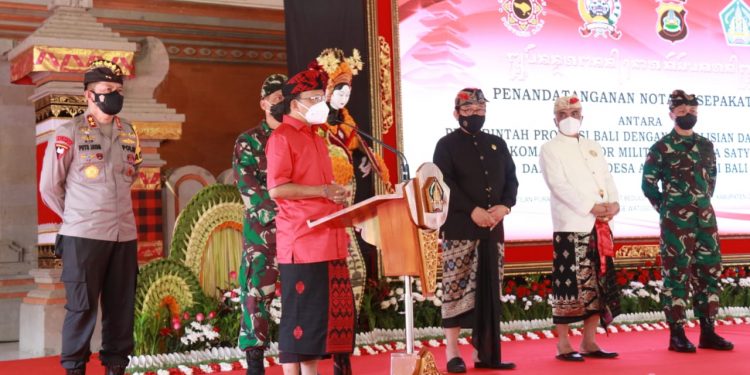 Gubernur Bali Menandatangani Nota Kesepakatan Bersama Pelaksanaan Sipandu Beradat