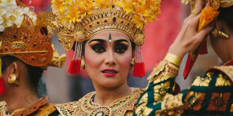 Merasa Insecure , Berikut Ini Hal Yang Kalian Lakukan Saat Di Gosipin