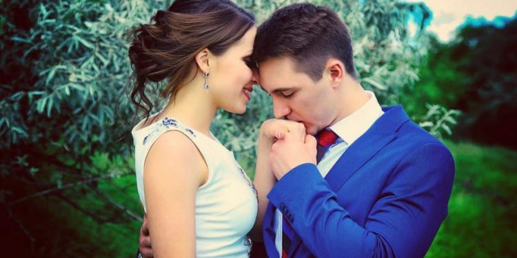 Ramalan Asmara Zodiak 10 Februari, Aquarius Bisa Kemu Kekasih Hari Ini