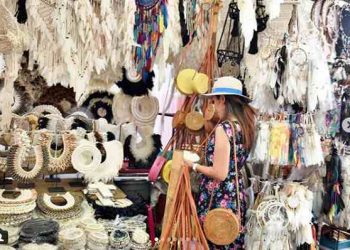 Agar Bisa Sering Liburan, Berikut Ini Kebiasaan Zodiak Dalam Keuangan