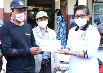 TP PKK & PAKIS Bali Bantu Korban Kebakaran di Lokasi Pengungsian