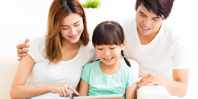 Orang Tua Wajib Tau, Berikut Ini Tips Agar Anak Aman Ruang Online