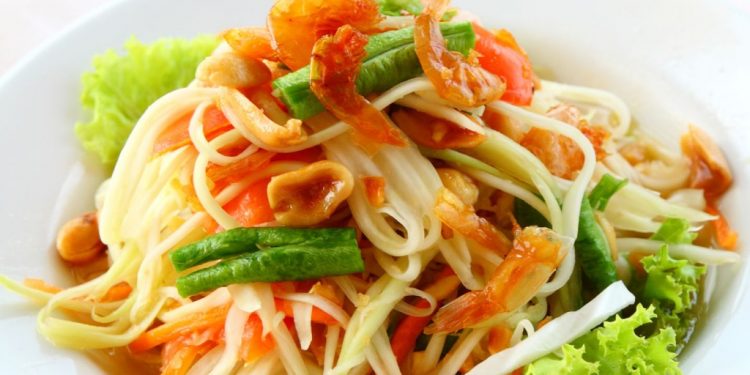 Pedas & Segar Som Tam, Berikut Ini Resep Salad Pepaya Khas Thailand