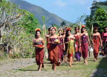 Jangan Sombong, Sehebat Apapun Kita Pasti Butuh Bantuan Orang Lain