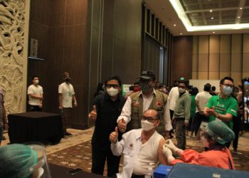 Wagub Cok Ace Sambut Baik Pemberian Vaksin Covid 19 Bagi Pelaku Pariwisata