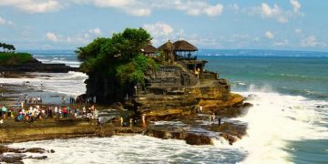 Pengen Melali Ke Tanah Lot, Yuk Cari Tau Dulu Sejarah Tanah Lot