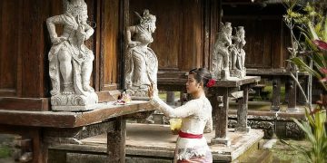 Rarapan,Sesajen Kecil DiHaturkan Saat Sesudah Atau Sebelum Bepergian