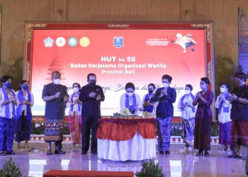 Peringati Hut BKOW, Wagub Cok Ace Puji Semangat Perempuan Di Tengah Pandemi