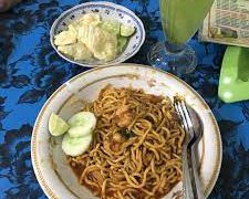 Mie Aceh Seenak Tempat Asalnya, Rumoh Mie Aceh Tempatnya