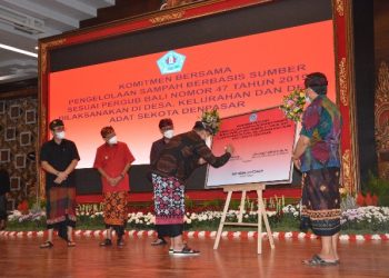 Gubernur Koster & Pemkot Denpasar Sosialisasikan Pengelolaan Sampah Berbasis Sumber