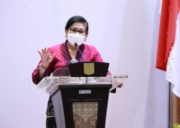 Ny Putri Koster Minta Bupati Kembangkan Potensi Bunga Kasna