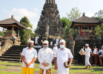 Ngaturang Puining, Wagub Cok Ace Mohon Puncak Karya Di Semeru Lancar & Kondusif