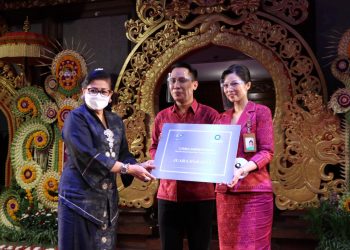 Ny Putri Koster Ajak Gaungkan Upaya Pelestarian Kain Endek