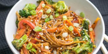 Cocok Dinikmati Saat Siang Hari, Berikut Ini Resep garlic sesame noddles