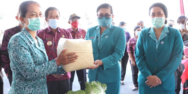 Ny Putri Koster Minta Kader PKK Jadi Pelopor Perubahan di Masyarakat
