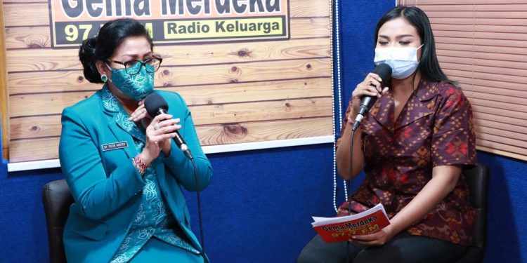 Pandemi Belum Berakhir, Ny. Putri Koster Ajak Disiplin Prokes & Tingkatkan Semangat Gotong-Royong