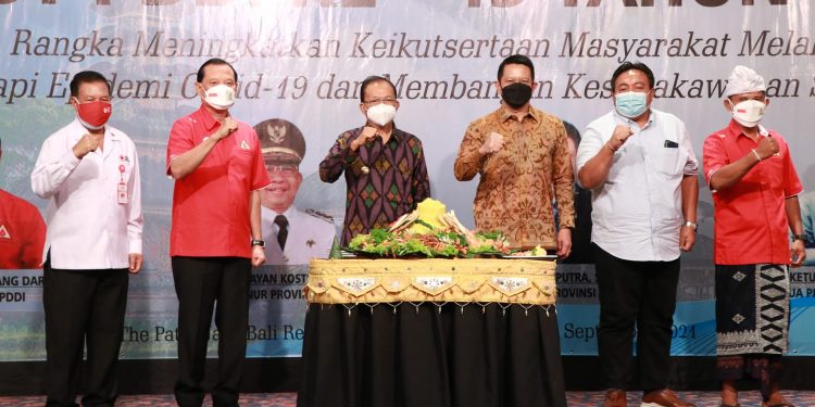 Hadiri Donor Darah HUT PDDI ke-43, Gubernur Koster Siap Fasilitasi Kartu Khusus Bagi Pendonor Usia Lanjut