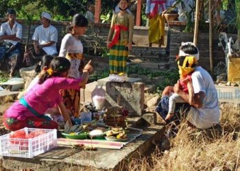 Beda Dengan Kabupaten di Bali Lainnya, Berikut Tradisi Sambut Pagerwesi Di Buleleng