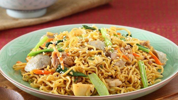 Mi goreng madu sebagai bekal makan siang anak yang lezat