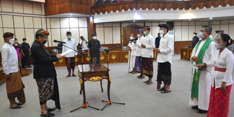 Lantik Anggota KPPAD Bali 2021-2026, Gubernur Koster Ingatkan Pentingnya Pendidikan Sebagai Bekal Masa Depan