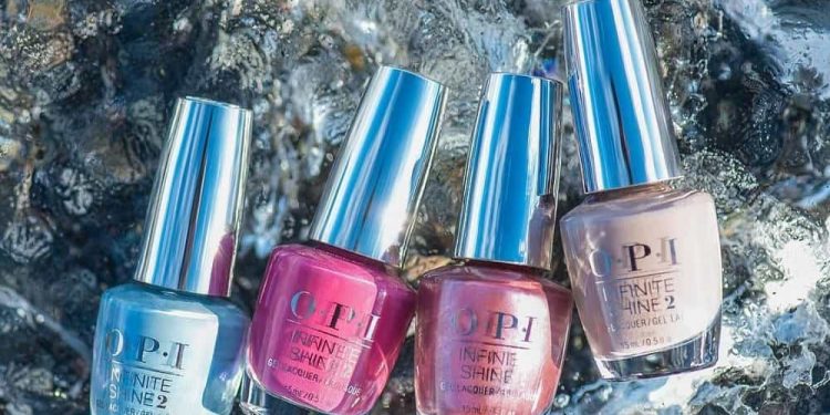 Kutek OPI, Cat Kuku Dengan 12 Warna & Empat Formula Berbeda