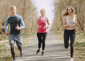 Kulit Wajah Tetap Lembab, 4 Skincare Wajib Digunakan Sebelum Olahraga