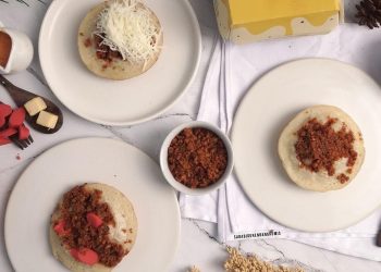 Gurih Nikmat Serabi Pakai Topping Duren hingga Oncom di Bogor