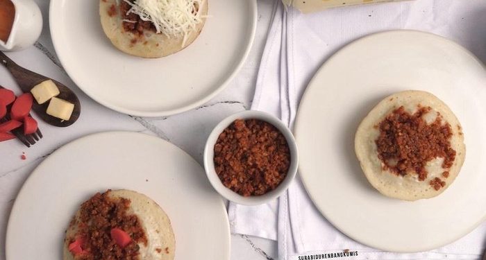 Gurih Nikmat Serabi Pakai Topping Duren hingga Oncom di Bogor