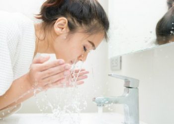 Dapat Produk Tidak Serap Sempurna, Berikut Kesalahan Cuci Pada Wajah