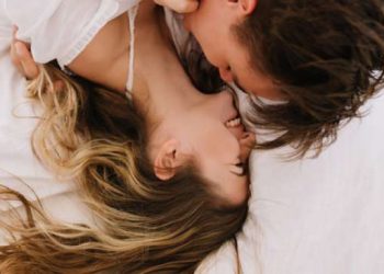 Seksolog Tak Sarankan Merekam Video Bercinta Meski Ada Manfaatnya