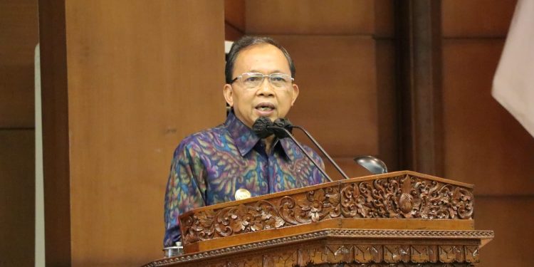 Tiga Renperda Disetujui Dewan, Gubernur Koster Kembali Ajukan Lima Ranperda Baru