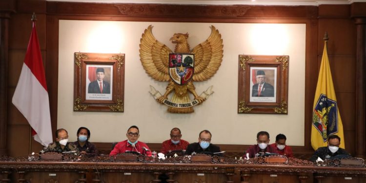 Raperda APBD Semesta Berencana Provinsi Bali Tahun Anggaran 2022 Ditetapkan Jadi Perda