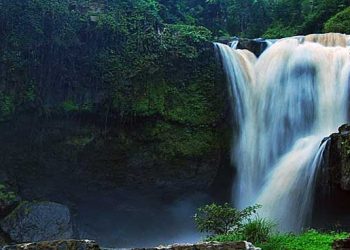 Tetap Berhati-hati, Tips berwisata Air Terjun Pada Saat Musim Hujan