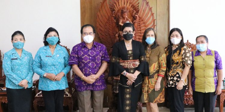 Ny. Putri Koster Gandeng YKI Bali Bersinergi Sosialisasi Pencegahan Kanker di Bali