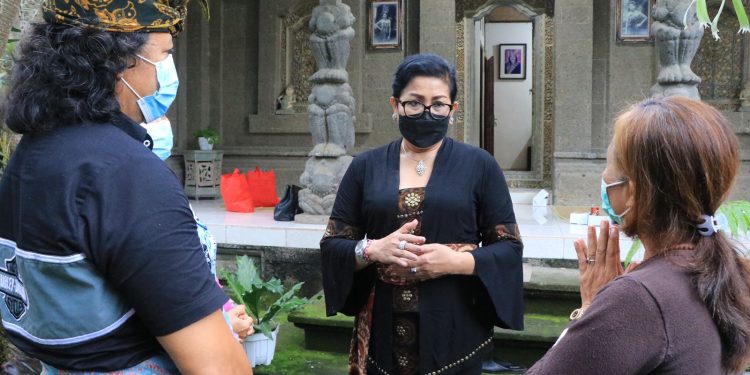 Menyapa Seniman, Ny. Putri Koster Ajak Seniman Tak Surut Berkarya Guna Pelestarian Budaya Bali